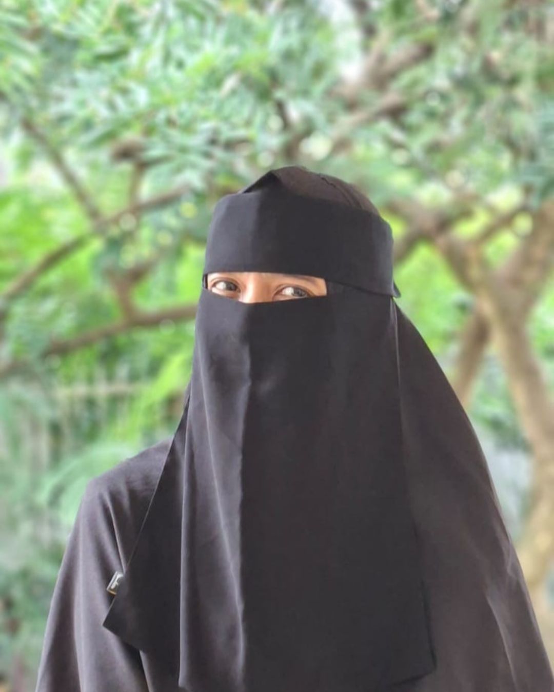 Profil profesional Tenia Novalia, alumni VAMC Batch 1 dan Virtual Assistant spesialis SEO Writer di JasaVirtualAssistantID.